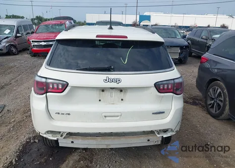 2020 Jeep Compass Latitude 4X4 из США, поврежденный, VIN 3C4NJDBB0LT164610